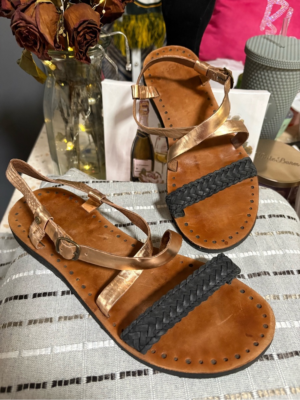UGG Jordyne Leather Rose Copper
Metallic Black Braided Women's Sandals 
Sz W7
